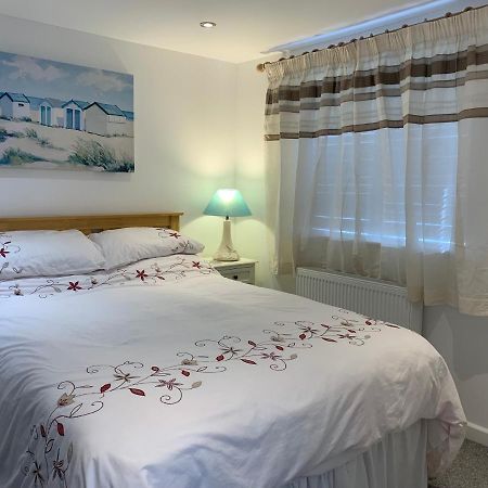 Self Contained Annex With Bedroom Bathroom Sitting Room And Kitchenette Emsworth Eksteriør billede